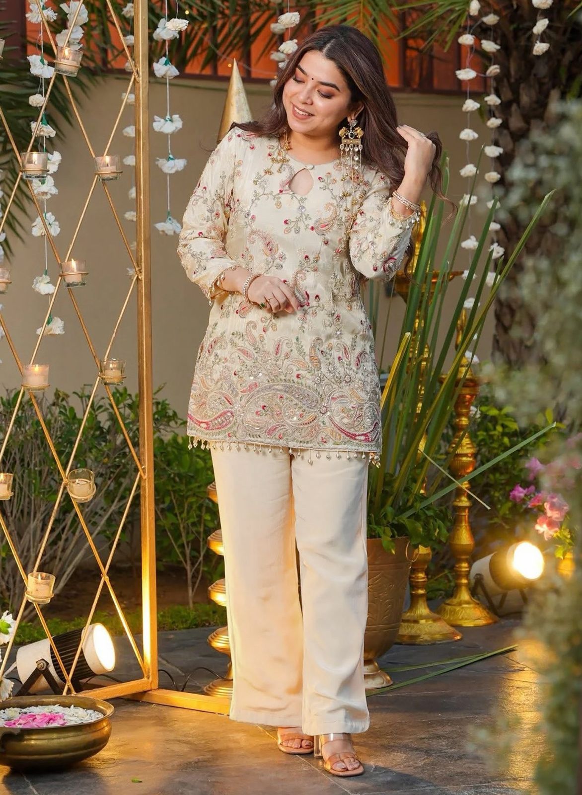 Women's Off-White Motifs Embroidered Regular Thread Work Pure Silk Kurta with Trousers