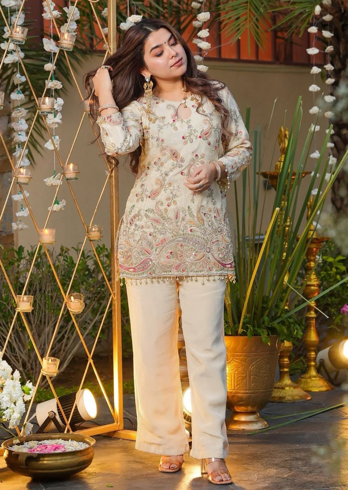Women's Off-White Motifs Embroidered Regular Thread Work Pure Silk Kurta with Trousers
