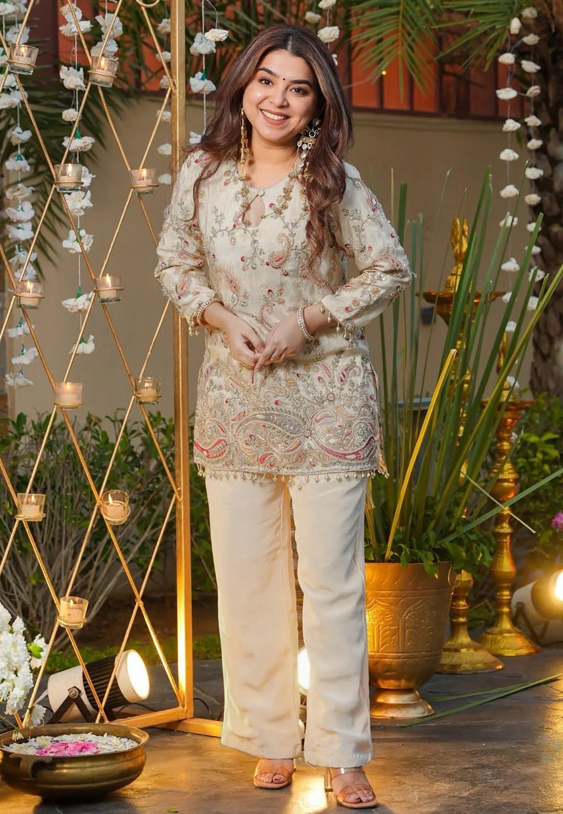 Women's Off-White Motifs Embroidered Regular Thread Work Pure Silk Kurta with Trousers